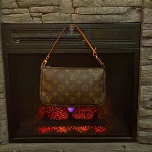 Vintage LV Pochette